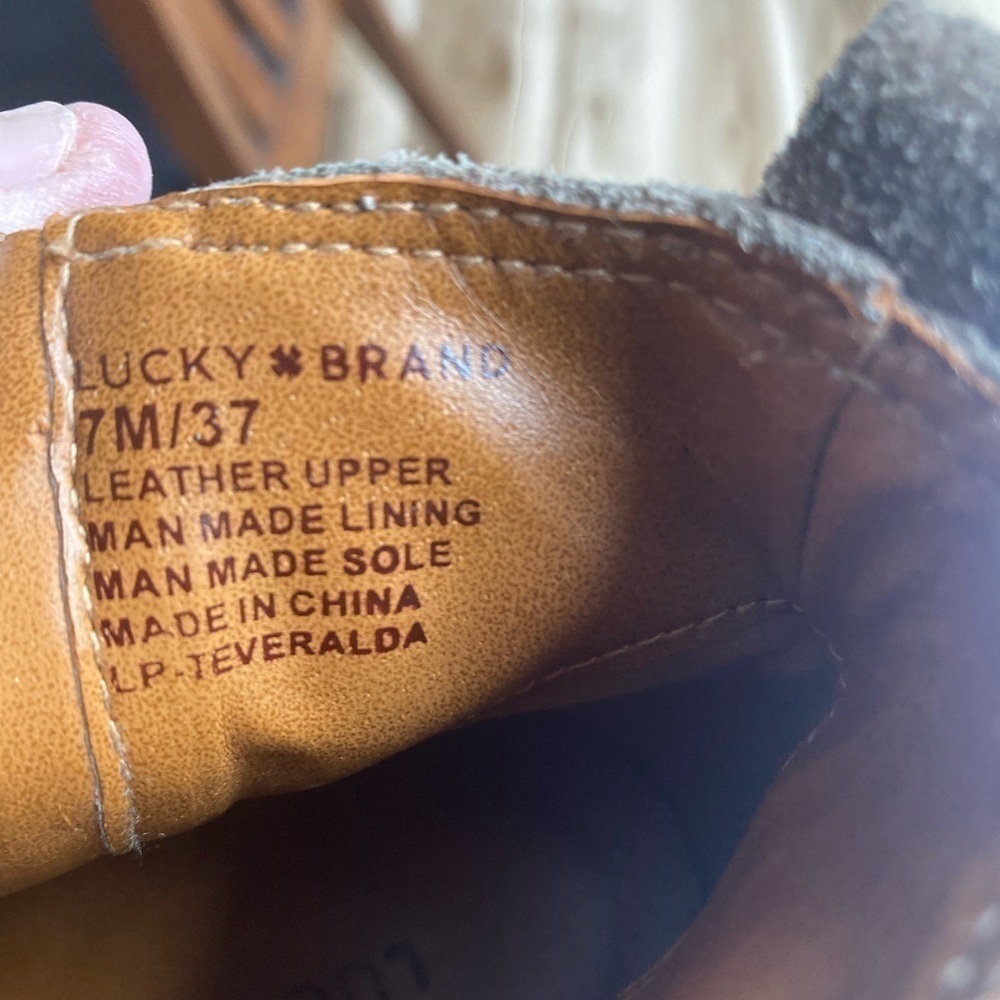 LUCKY BRAND women’s tan suede low heel size 7 - Picture 7 of 13